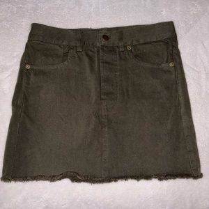 OLIVACEOUS GREEN MINI SKIRT